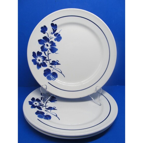 Comptoir de Famille  8 1/4" Floral Salad Plates Set of 3 - Picture 12 of 12